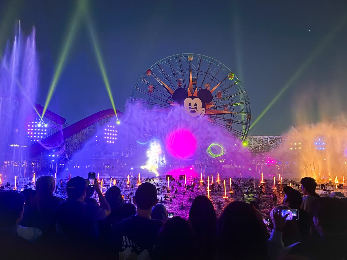 Disneyland 70 Wondrous Journeys