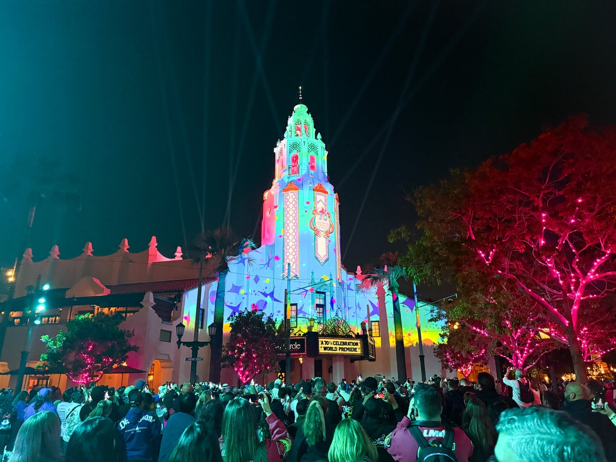 Disneyland 70 Happy