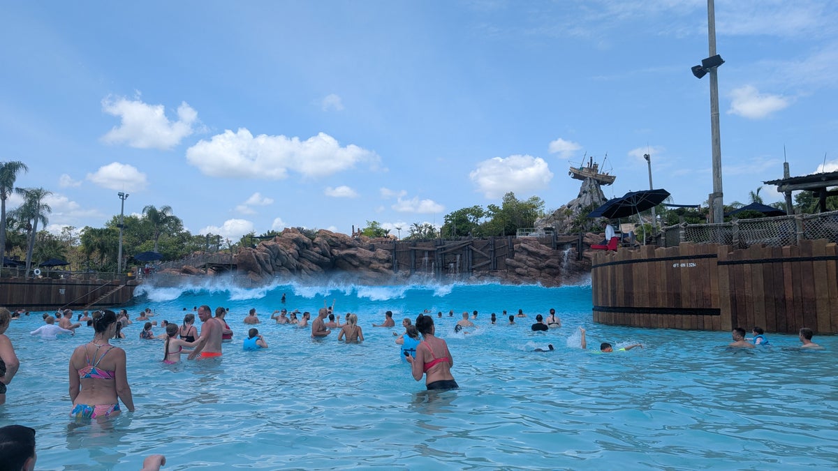 Disneys Typhoon Lagoon wave