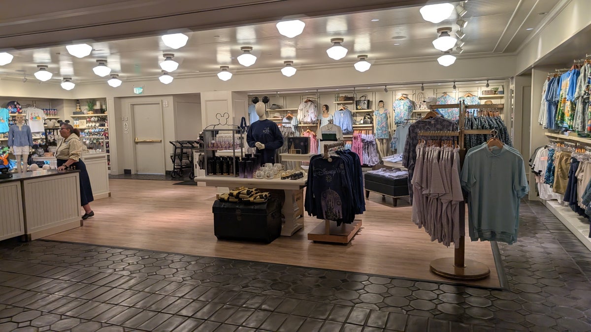 Disneys Yacht Club Resort dining The Market at Ale Compass gift shop