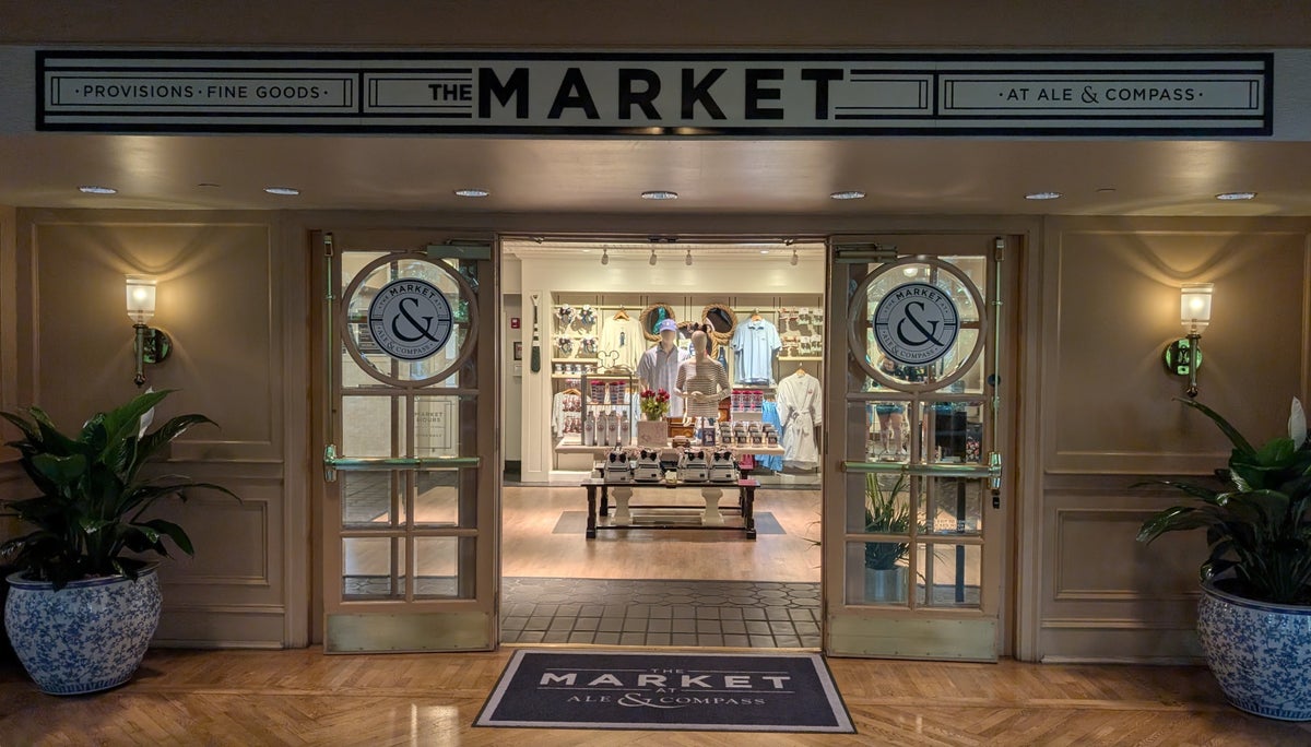 Disneys Yacht Club Resort dining The Market at Ale Compass