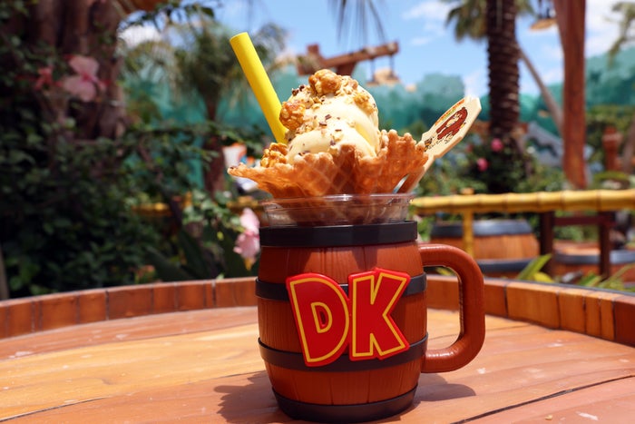Donkey Kong bubble barrel 1 Donkey Kong bubbly barrel DK Crush Float