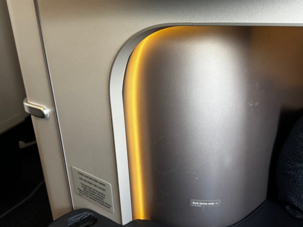 Finnair A350XWB business class footwell light