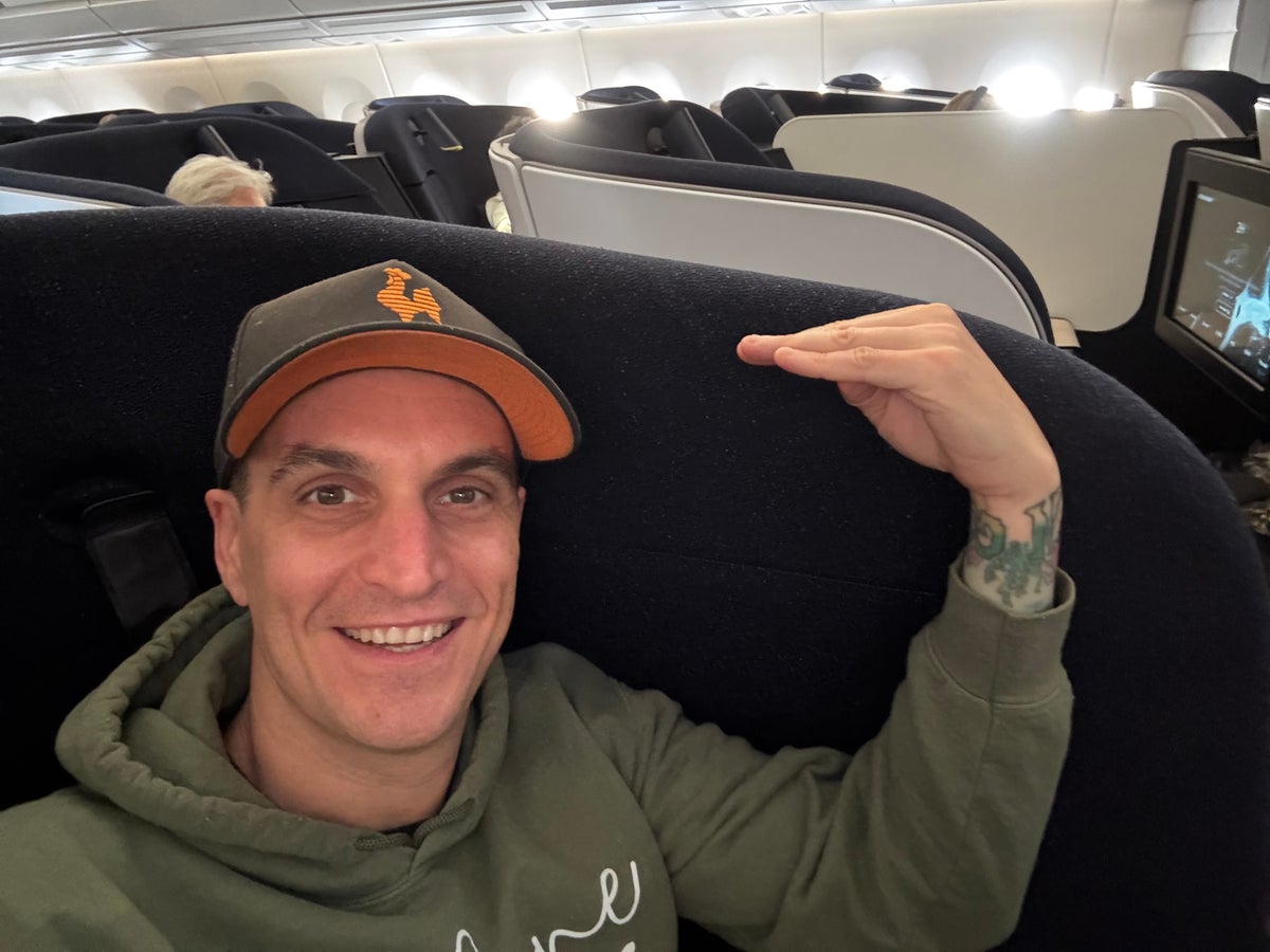 Finnair A350XWB business class height of seat
