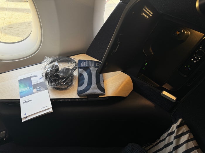 Finnair A350XWB business class items by window