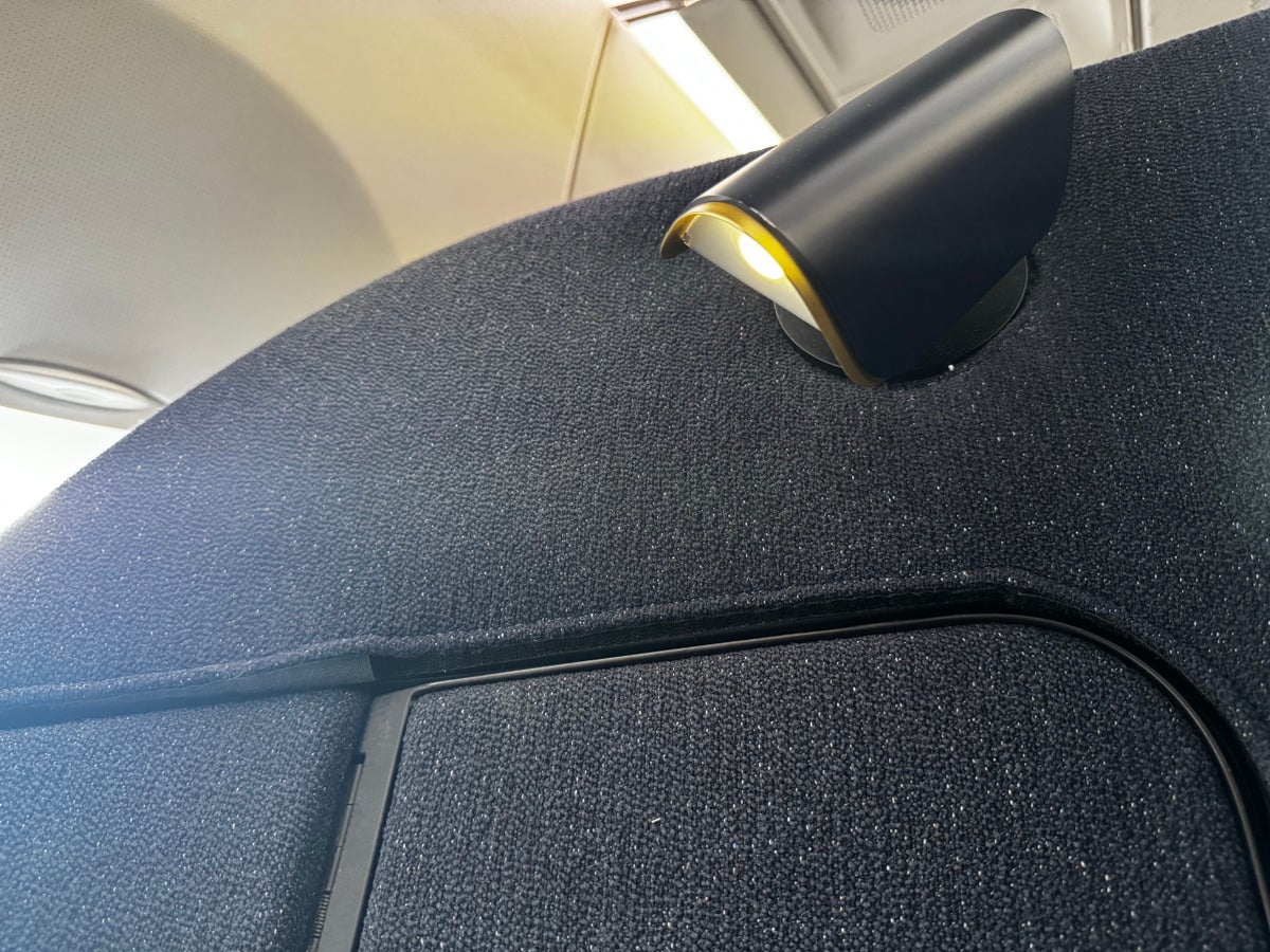 Finnair A350XWB business class lamp