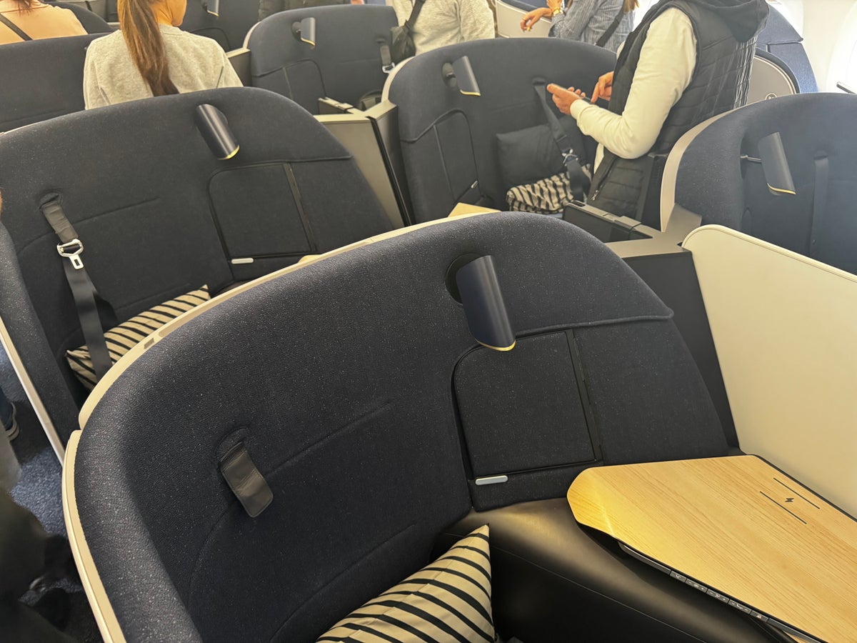 Finnair A350XWB business class middle seats