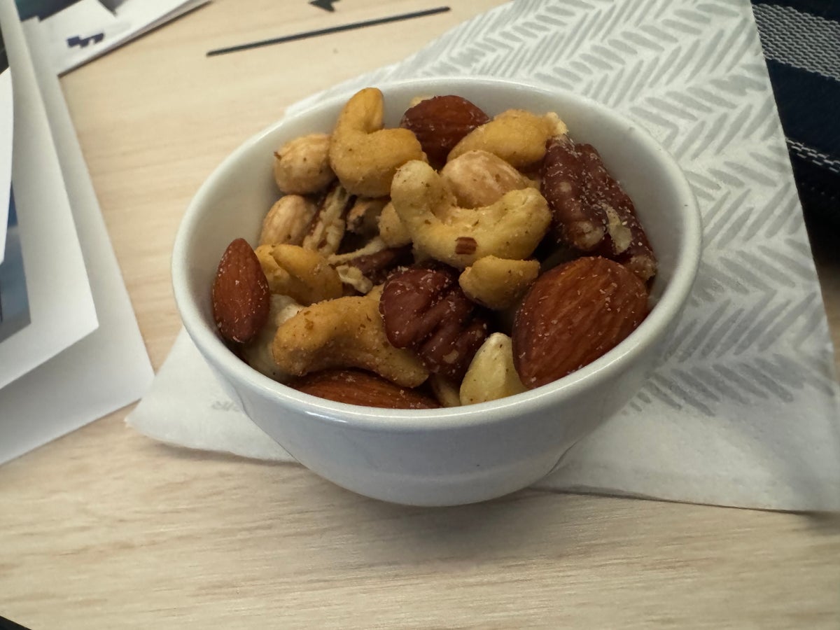 Finnair A350XWB business class nuts
