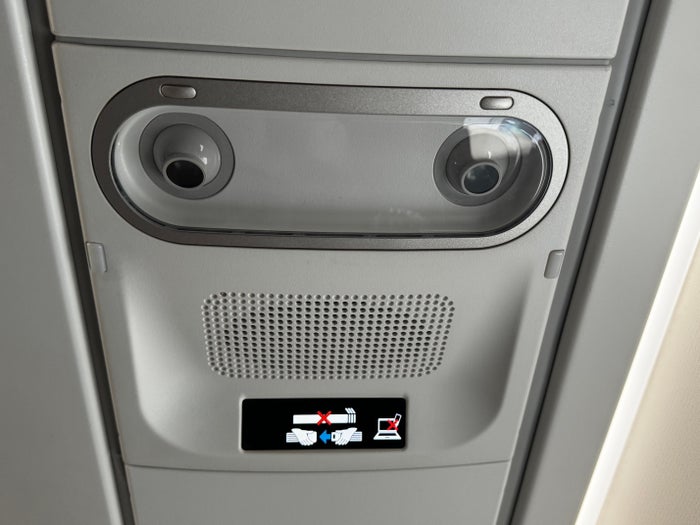 Finnair A350XWB business class overhead lights