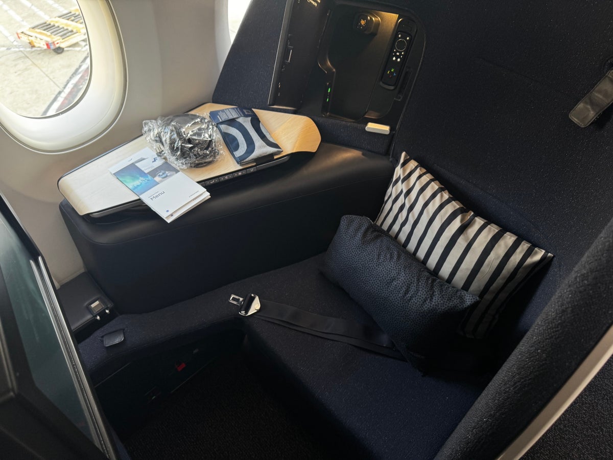Finnair A350XWB business class seat 2L