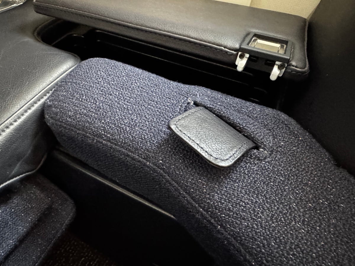Finnair A350XWB business class sleeping belt