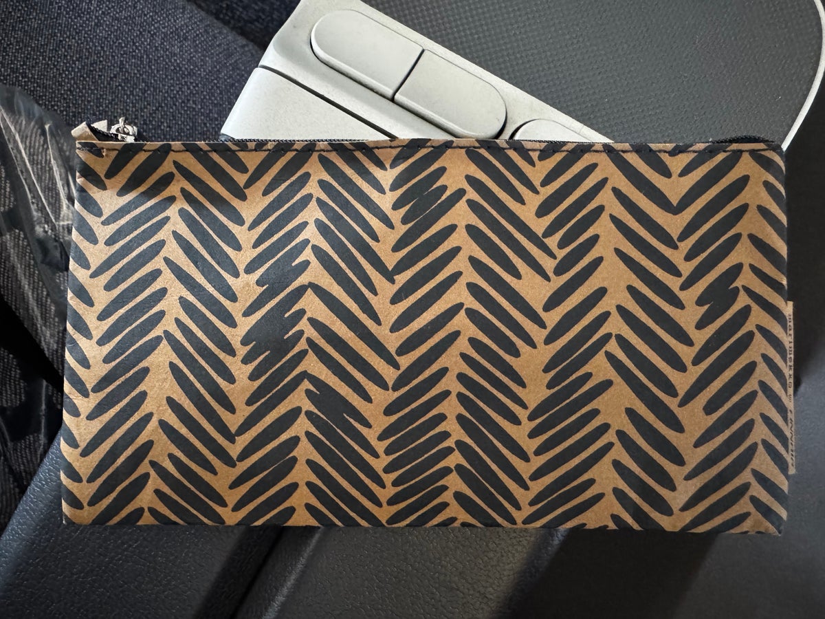 Finnair A350XWB premium economy amenity kit