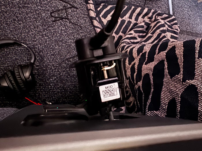 Finnair A350XWB premium economy broken headphone jack Finnair A350XWB premium economy broken headphone jack