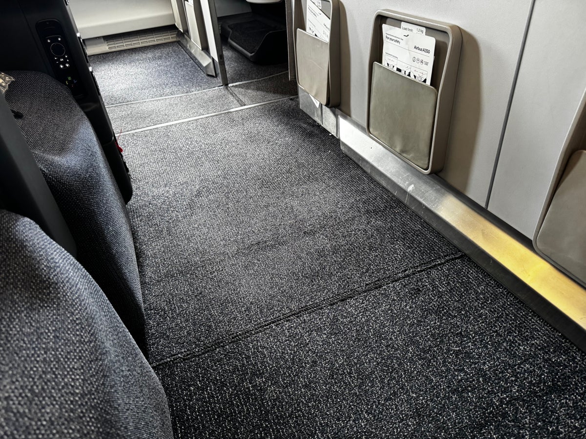 Finnair A350XWB premium economy bulkhead pitch