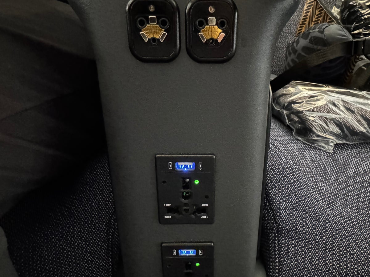Finnair A350XWB premium economy outlets
