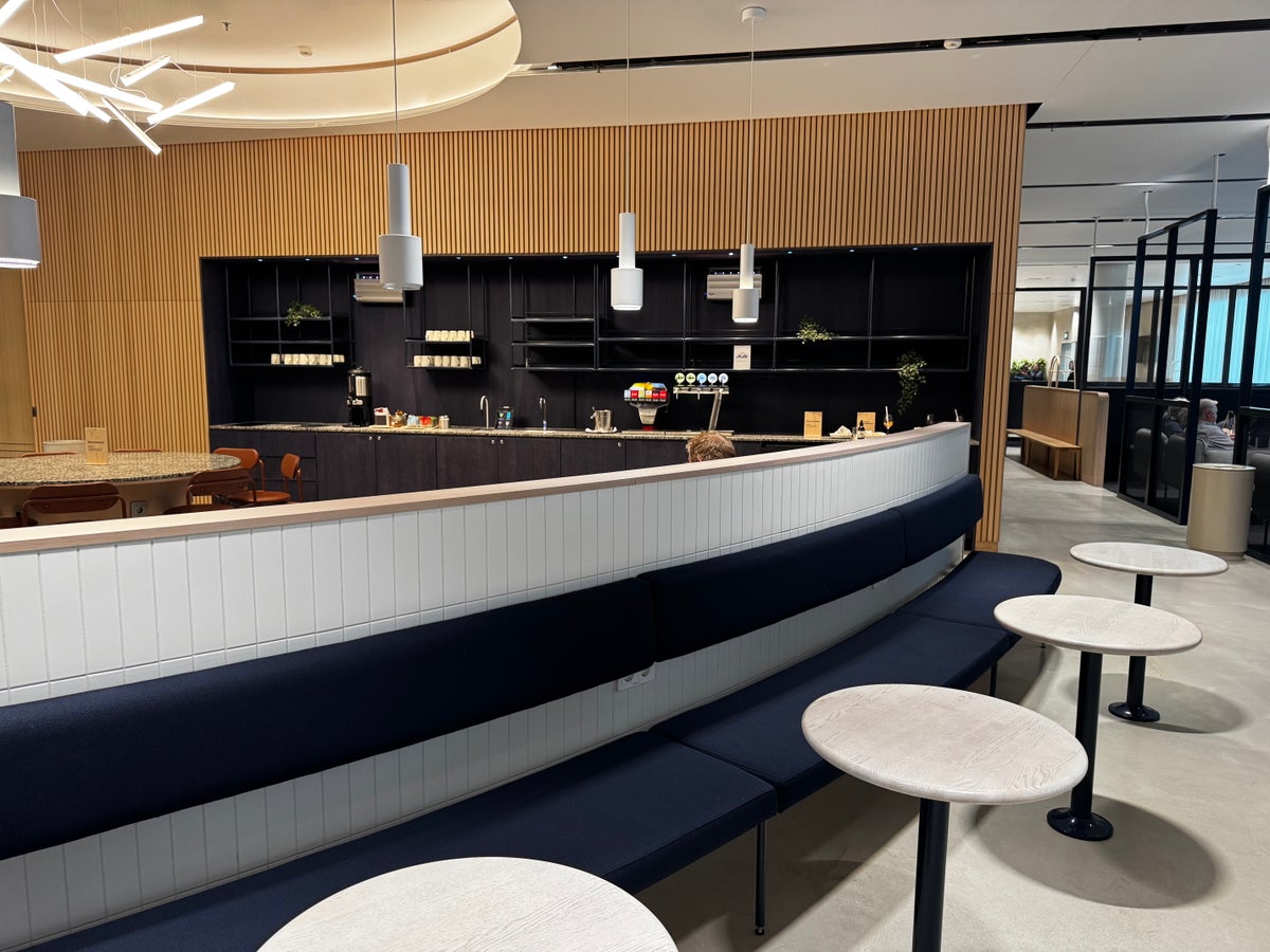 Finnair Lounge Helsinki HEL Non Schengen front seating