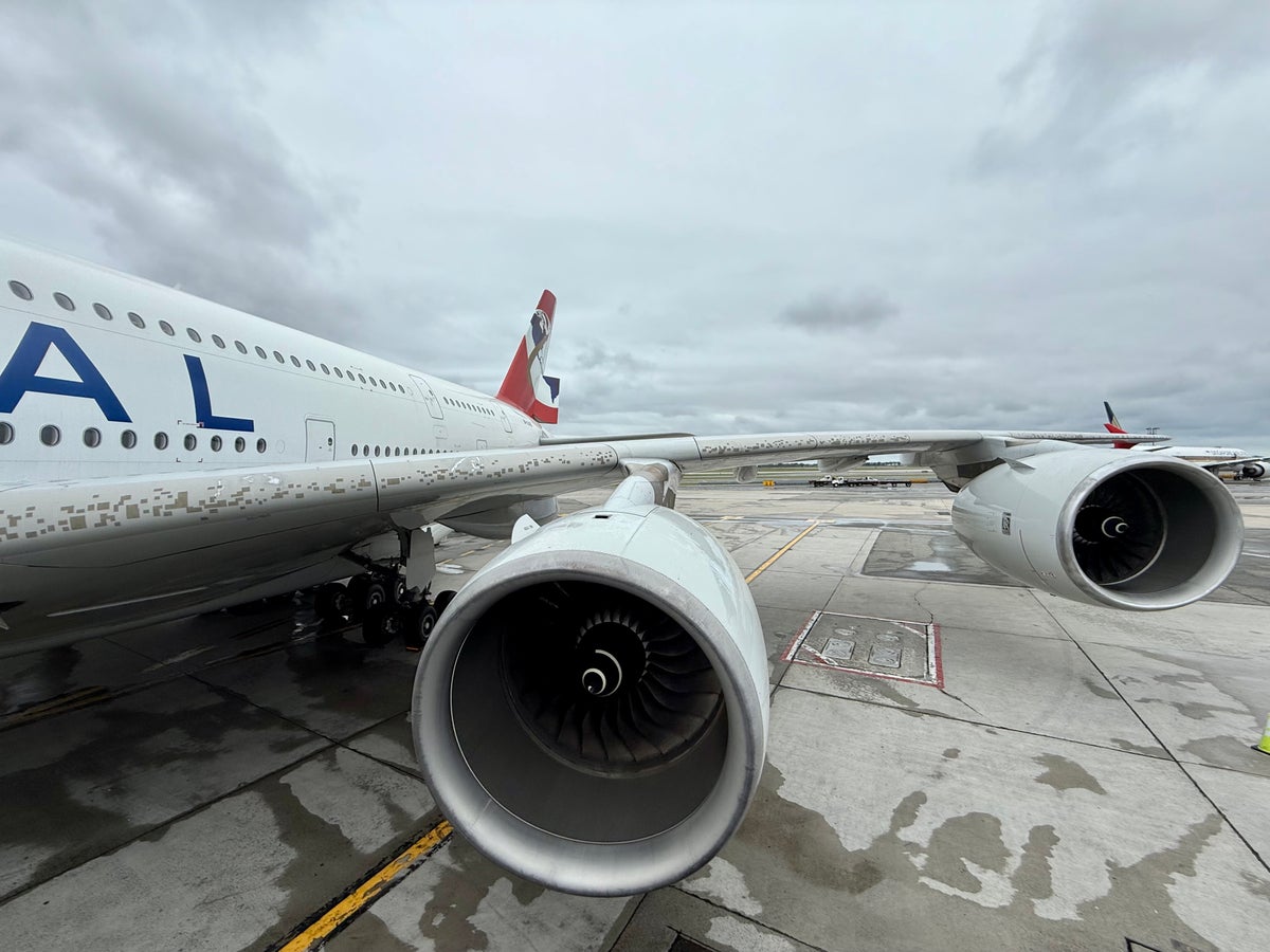 Global Airlines Airbus A380 engines