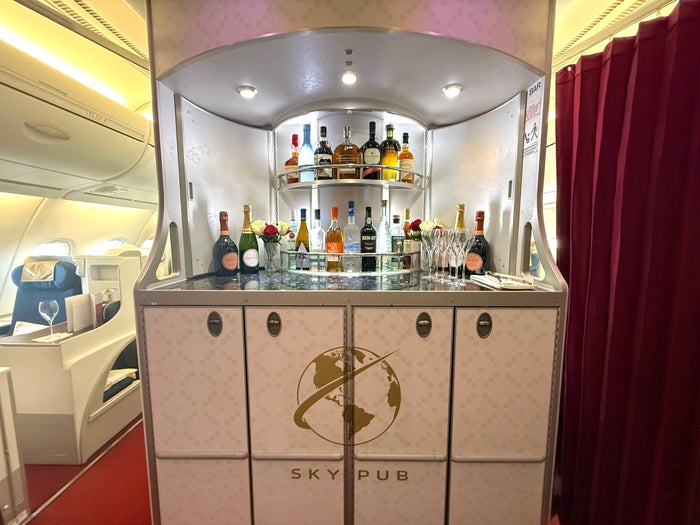 Global Airlines Sky Pub Global Airlines Sky Pub