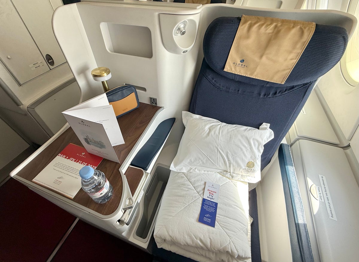 Global Airlines business class seat upper deck
