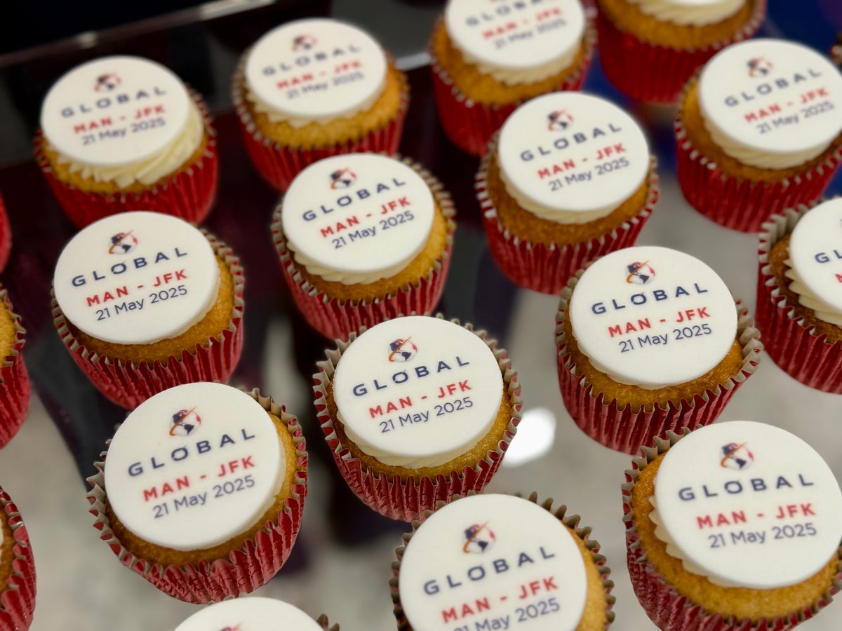 Global Airlines cupcakes