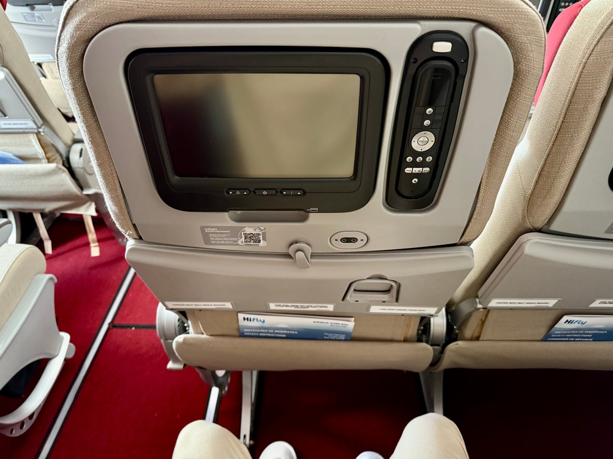 Global Airlines economy leg room