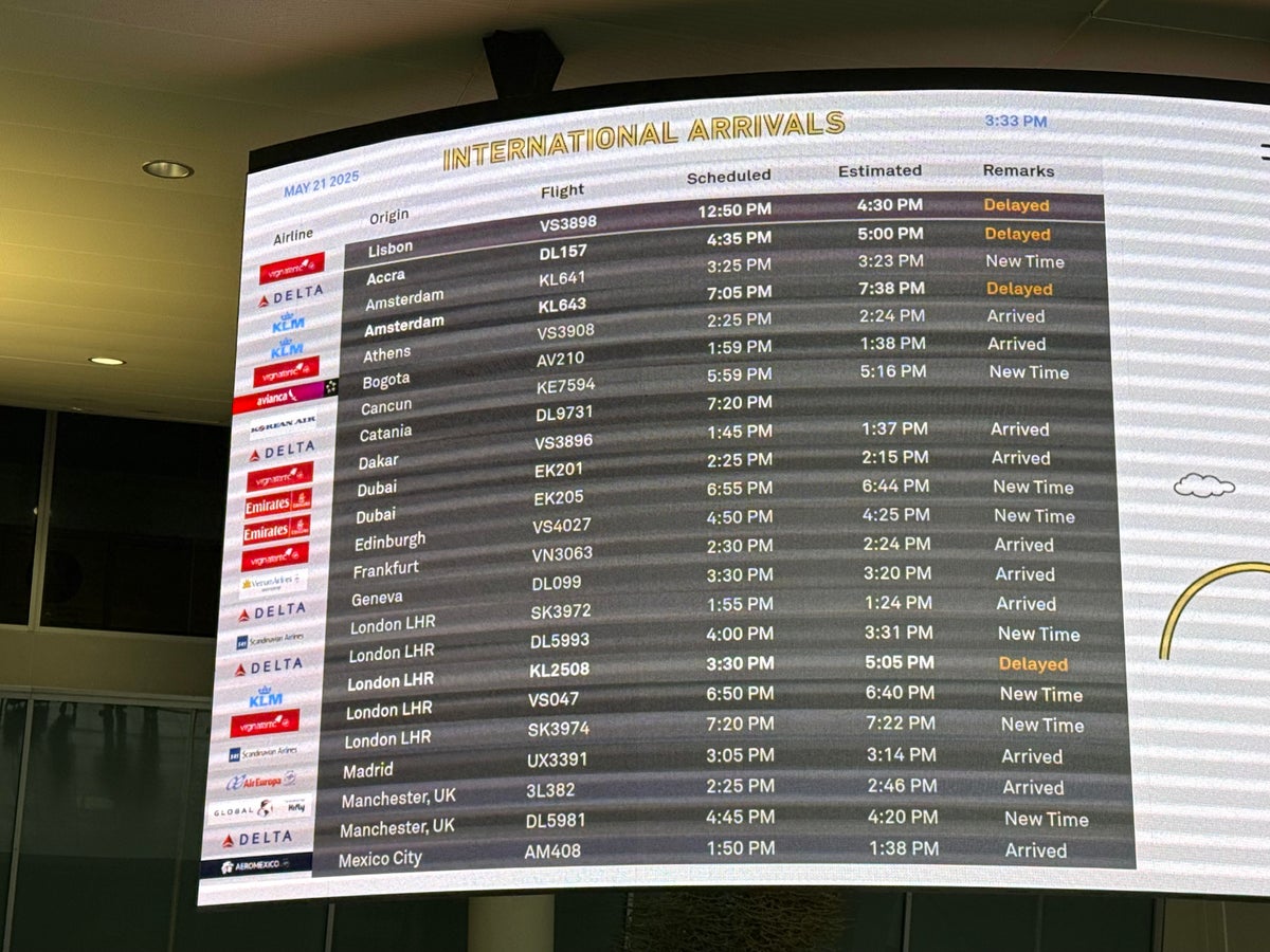 Global Airlines on JFK Arrivals board