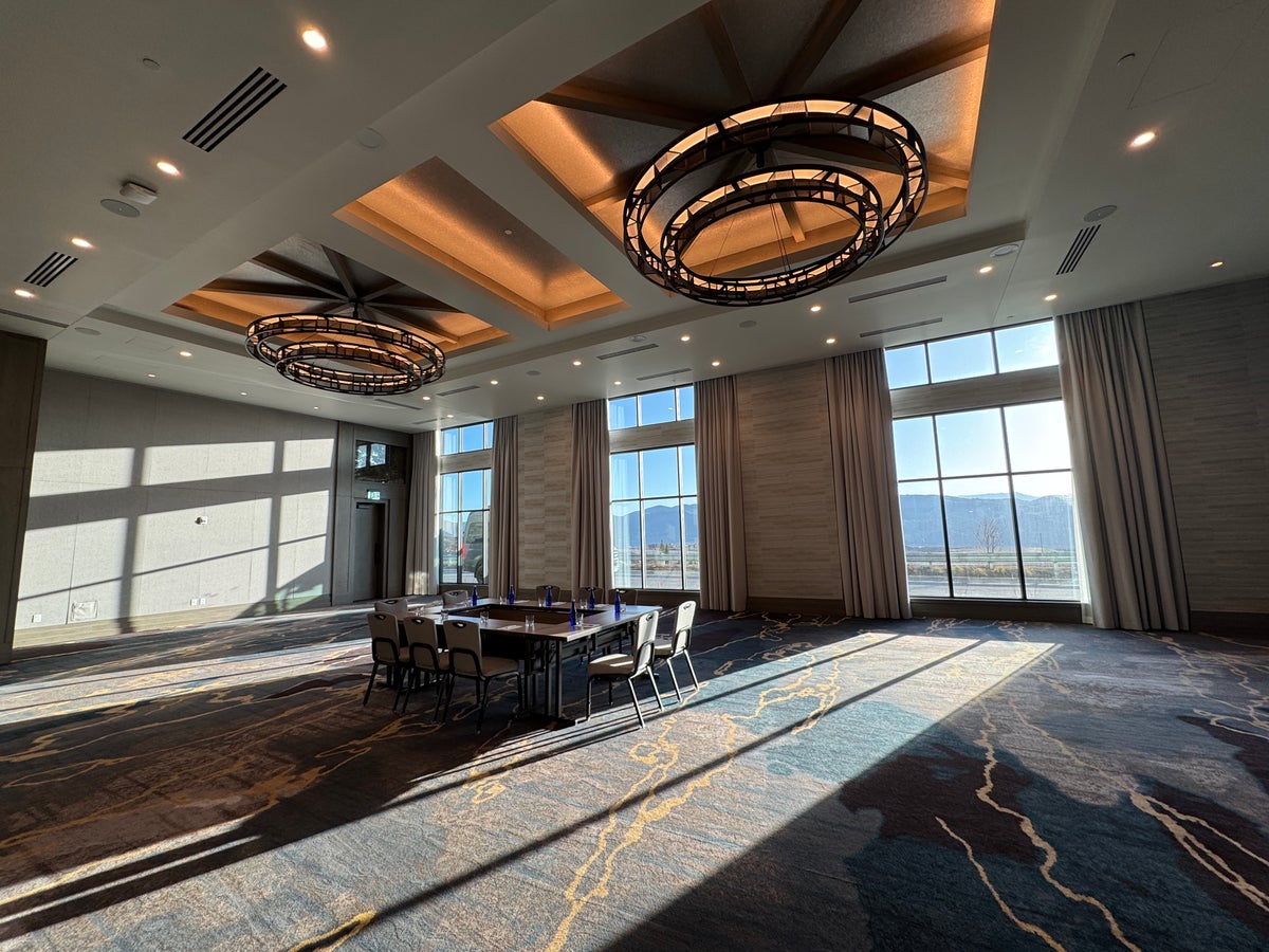 Grand Hyatt Deer Valley Conference Room Table
