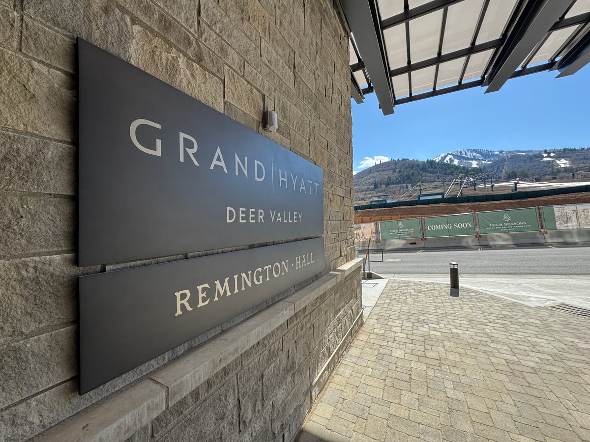 Grand Hyatt Deer Valley Exterior Name Sign Angle