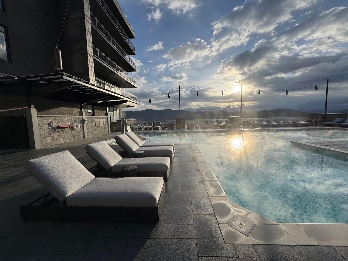 Grand Hyatt Deer Valley Pool Seating