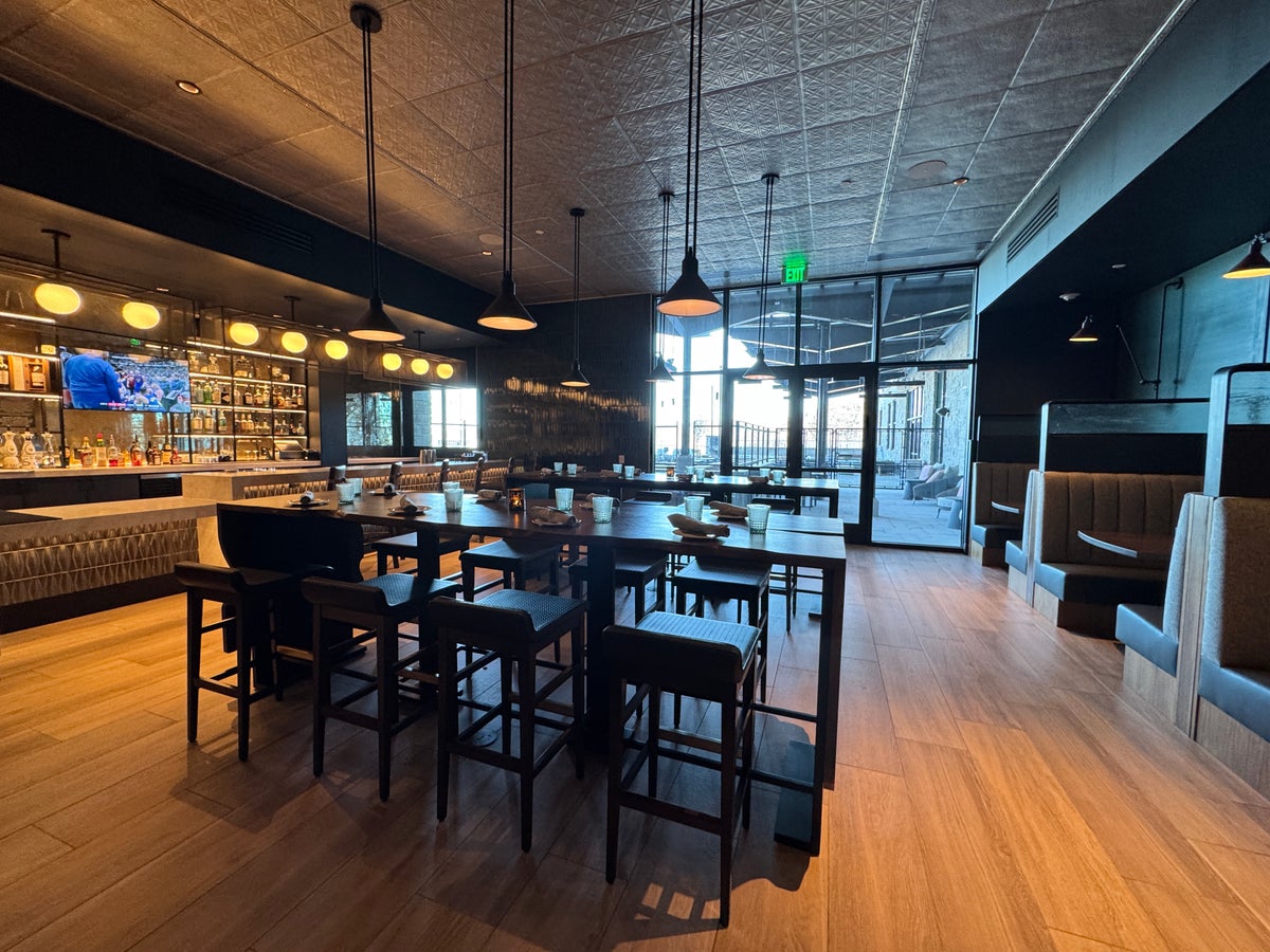 Grand Hyatt Deer Valley Remington Lounge