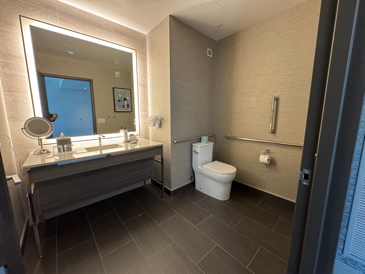 Grand Hyatt Deer Valley Suite Bathroom