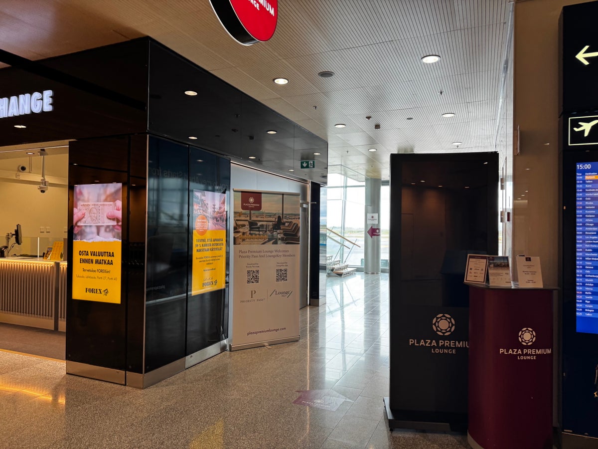 Helsinki HEL Plaza Premium Lounge entrance Non Schengen