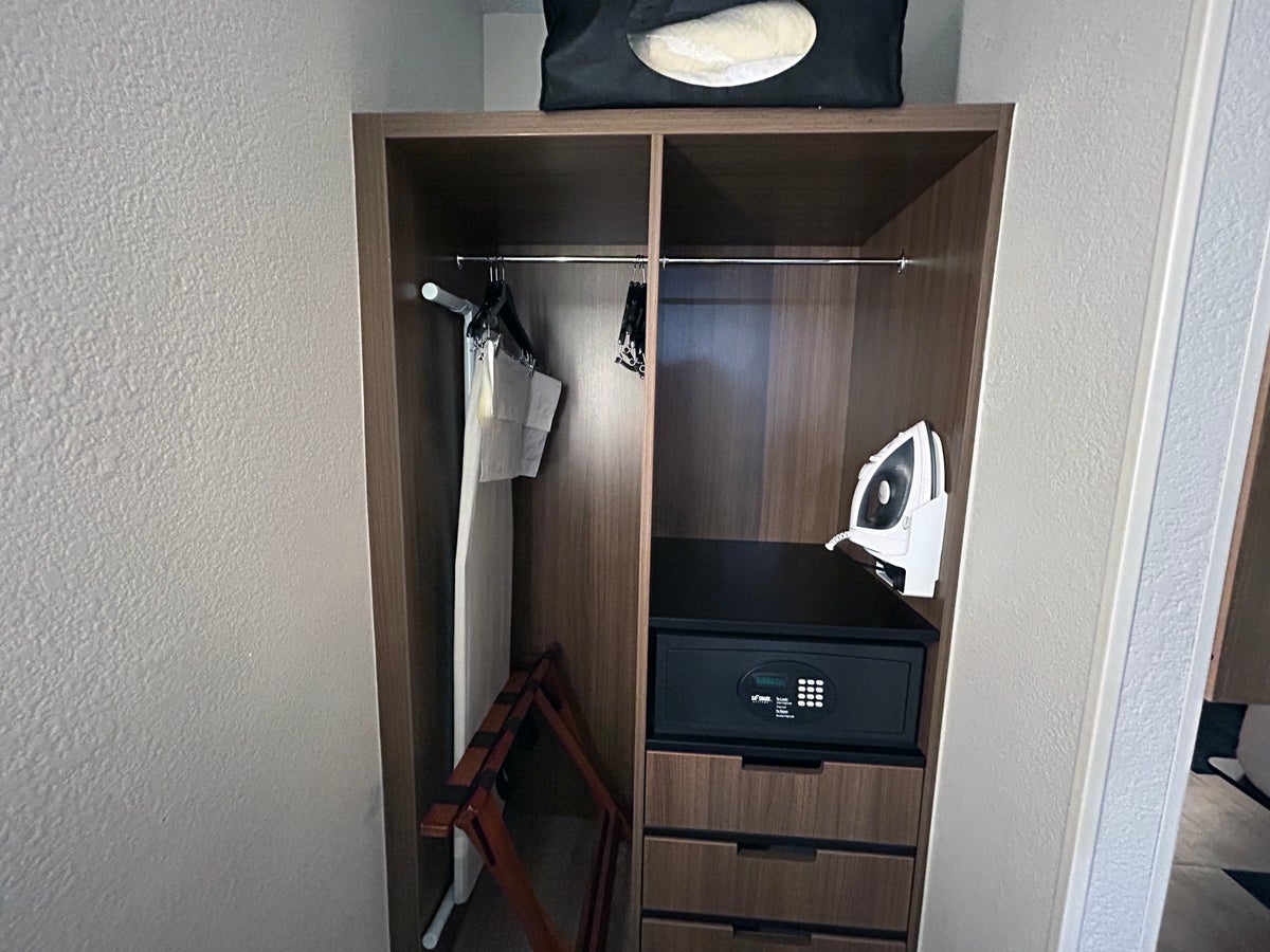 Hyatt Place I Drive closet