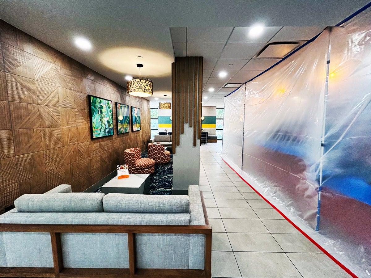 Hyatt Place I Drive lounge front