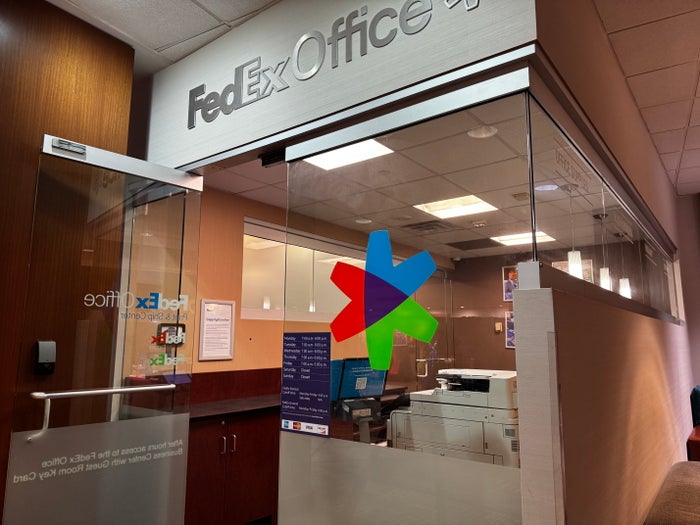 Hyatt Regency DFW FedEx Office