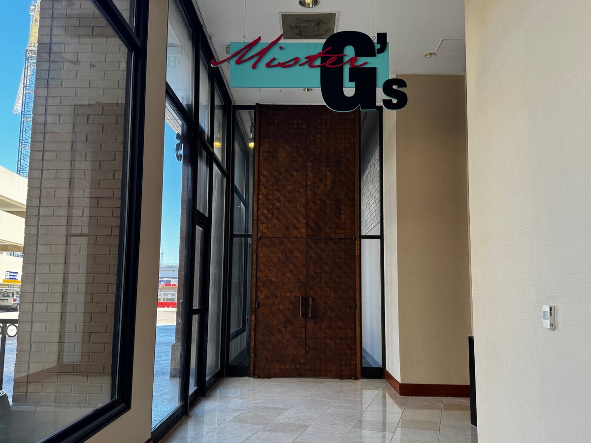 Hyatt Regency DFW Mister Gs entrance