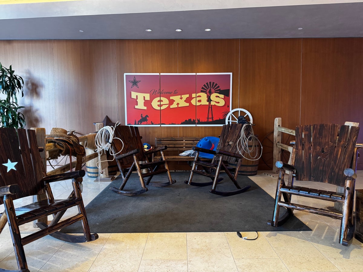 Hyatt Regency DFW Texas seating area
