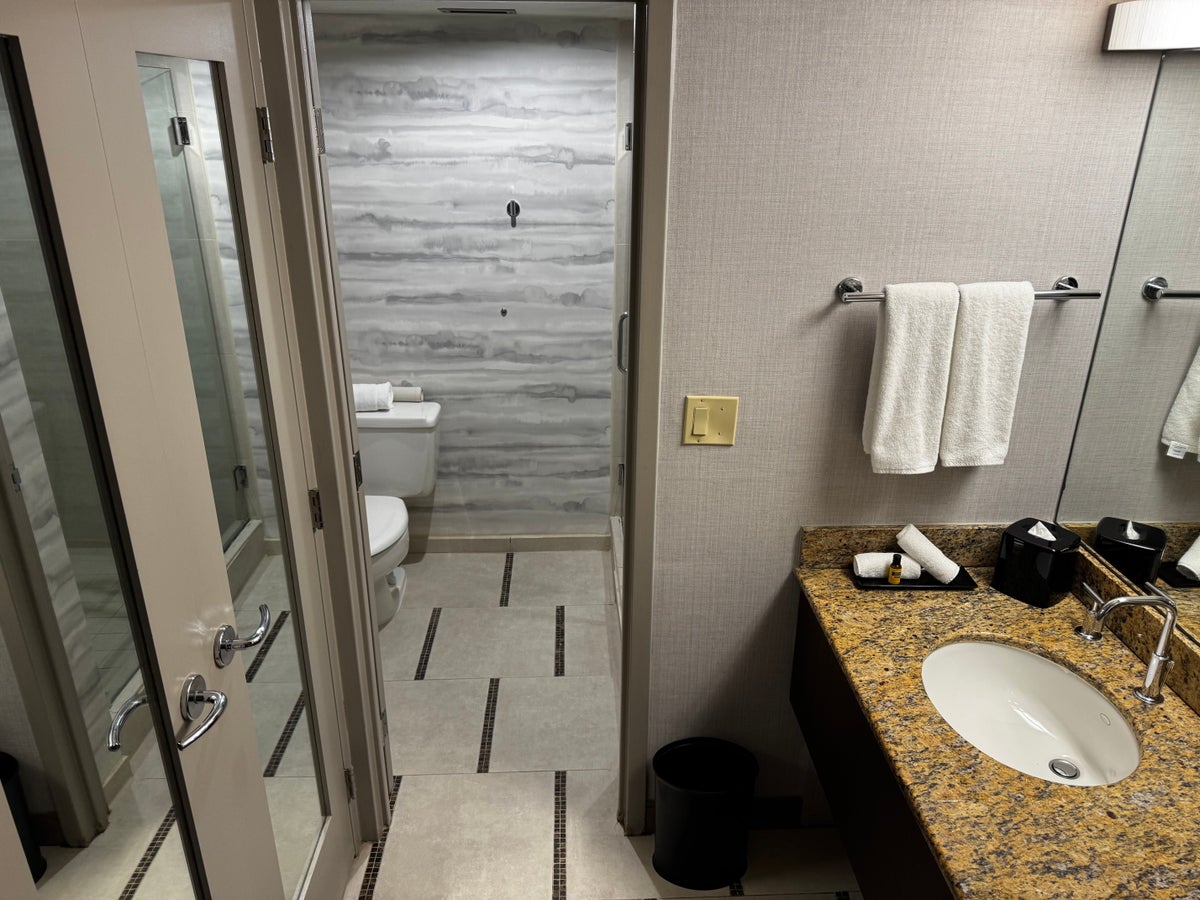 Hyatt Regency DFW bathroom view