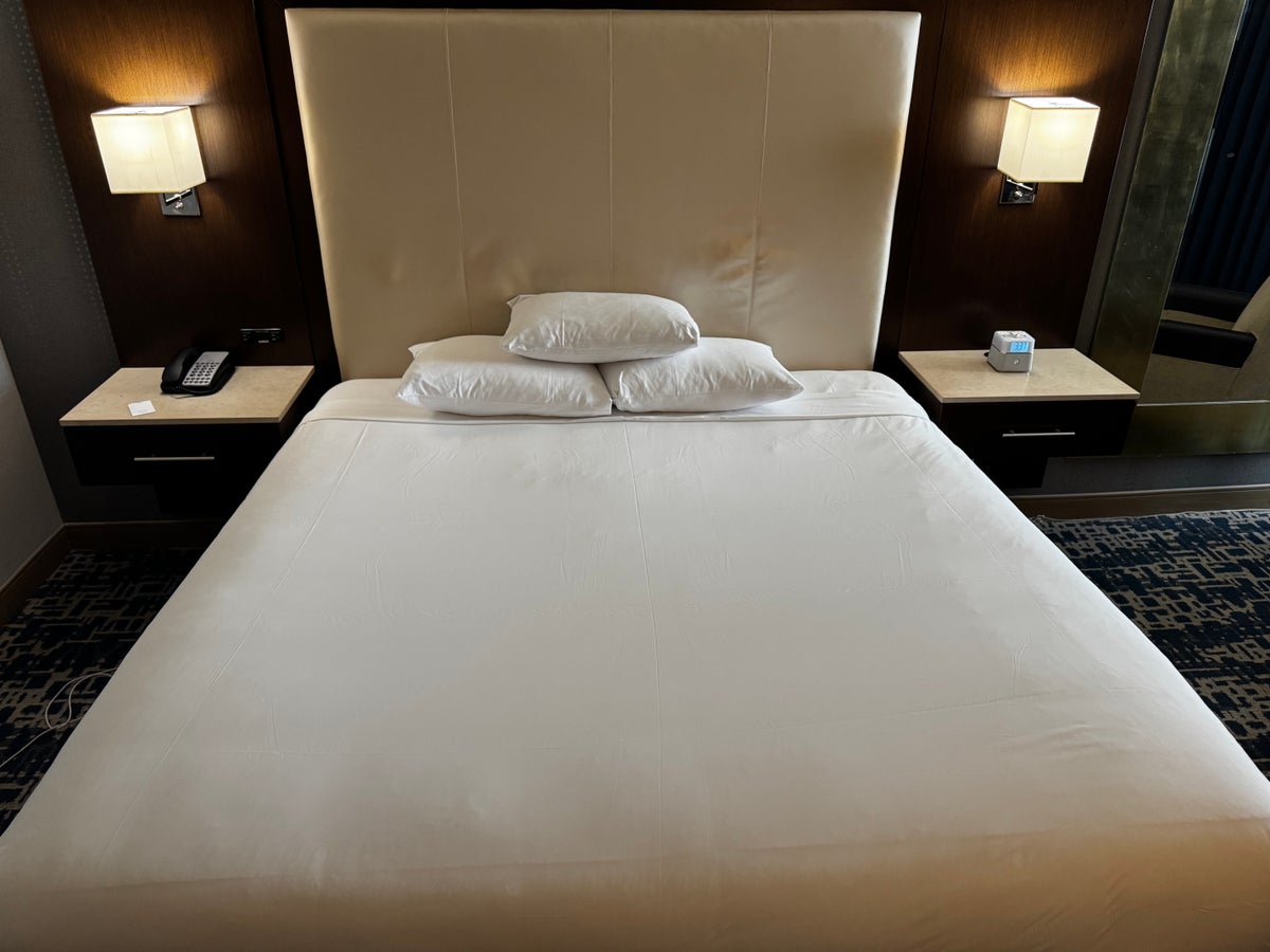 Hyatt Regency DFW bed