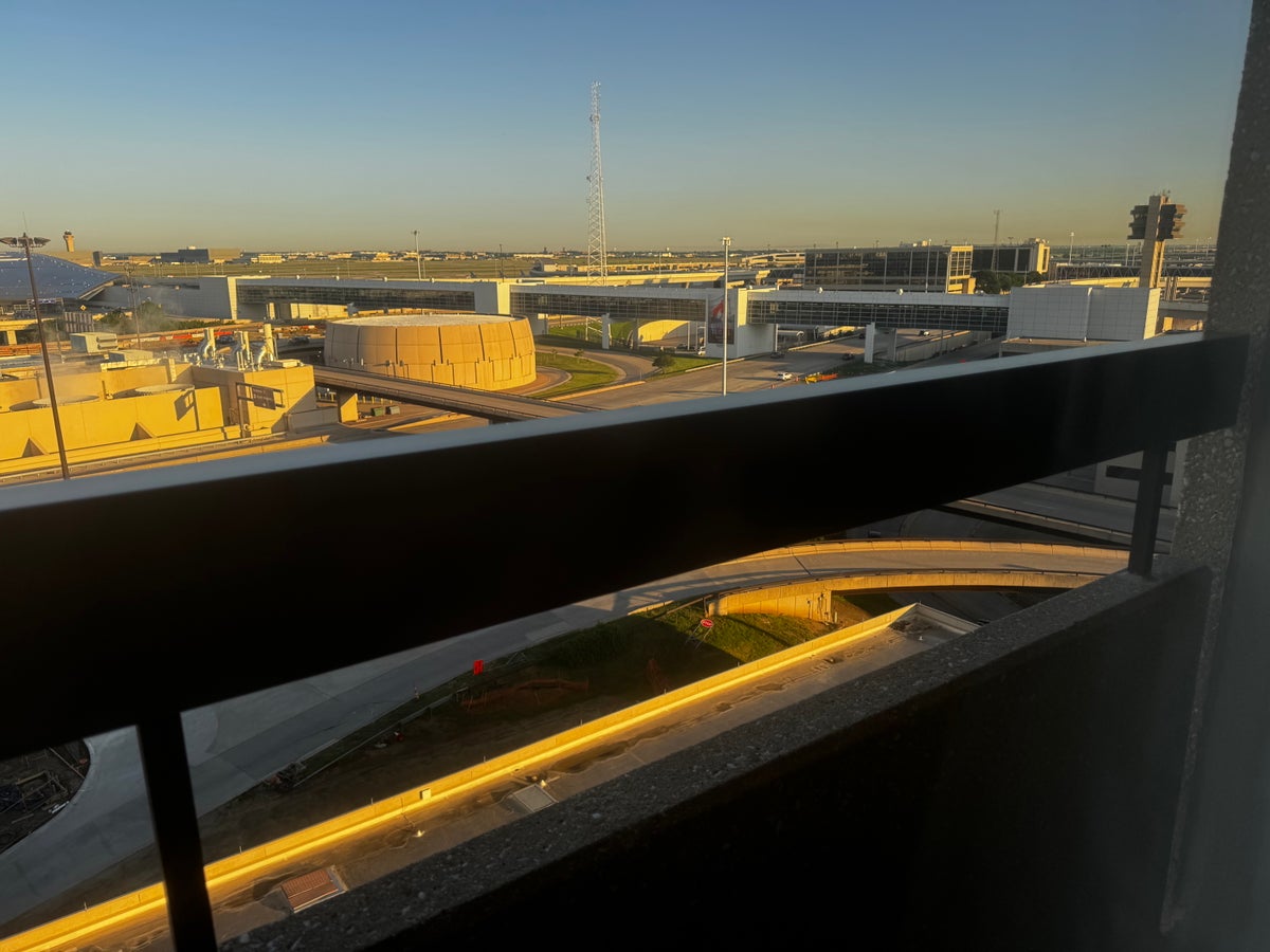 Hyatt Regency DFW bedroom balcony