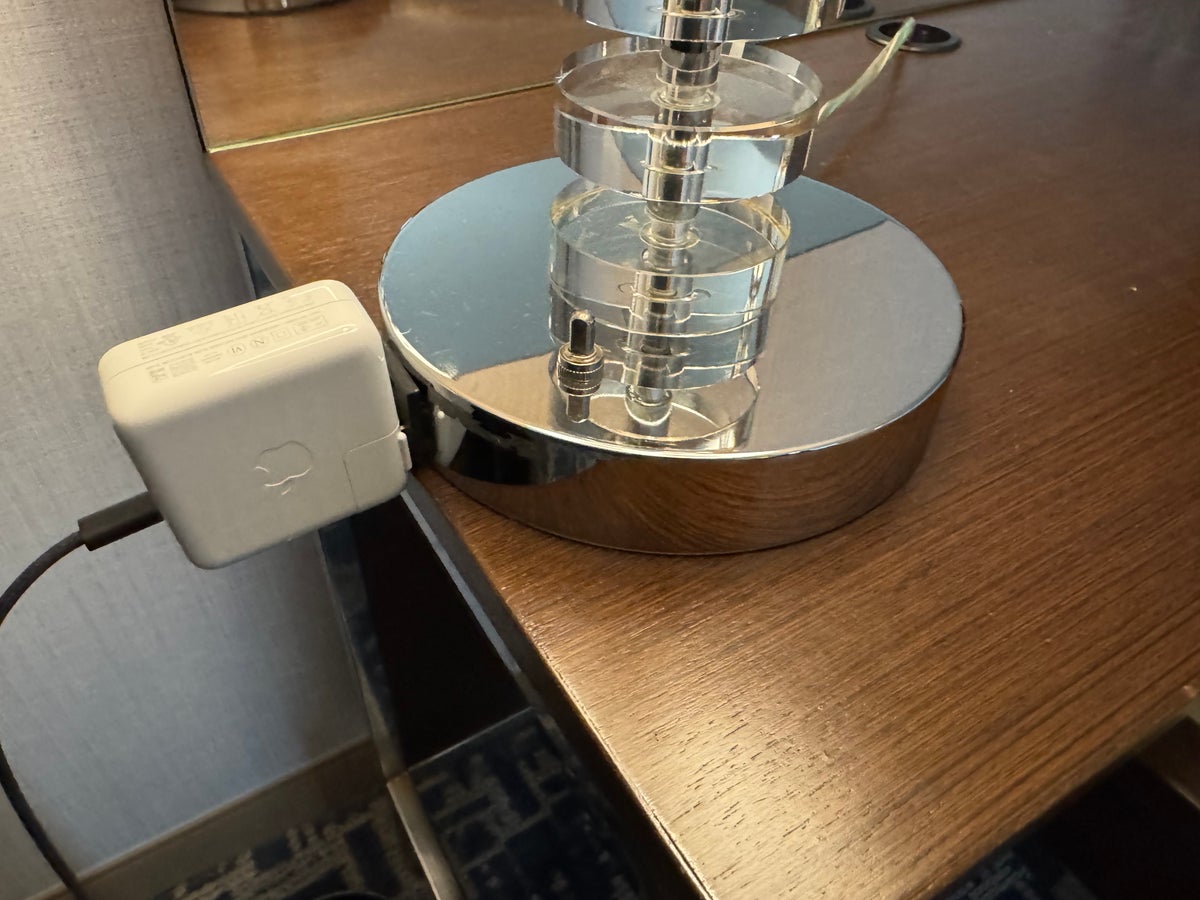 Hyatt Regency DFW bedroom lamp charging