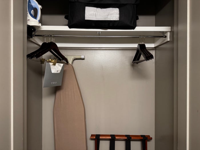 Hyatt Regency DFW closet