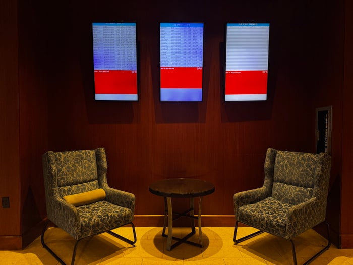 Hyatt Regency DFW departure boards