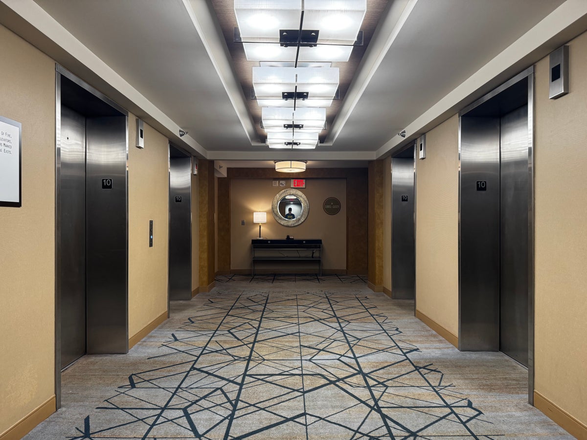 Hyatt Regency DFW elevator waiting area
