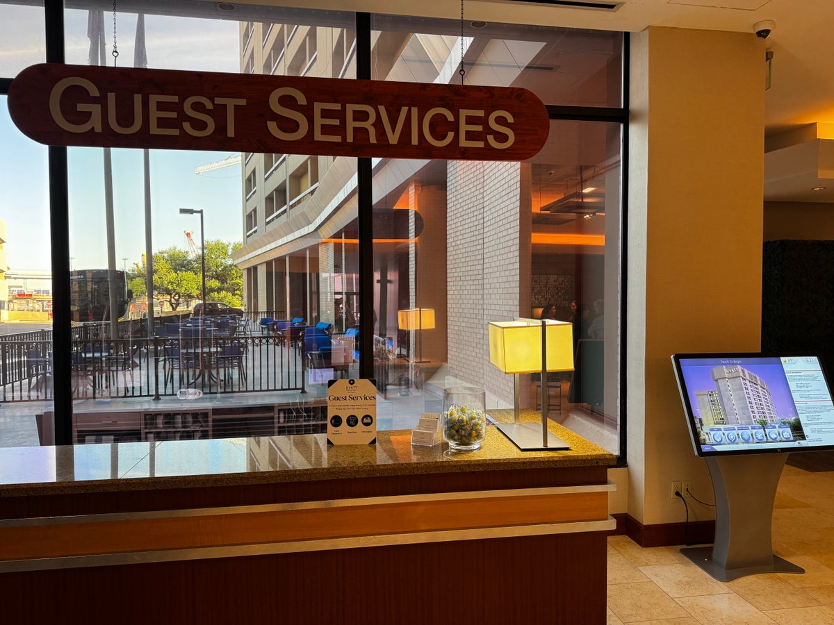 Hyatt Regency DFW guest services desk