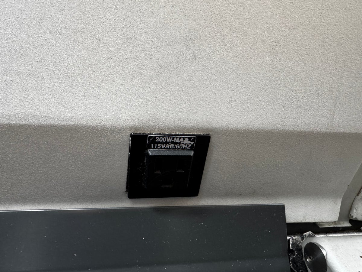 JSX E145 DAL SNA outlet
