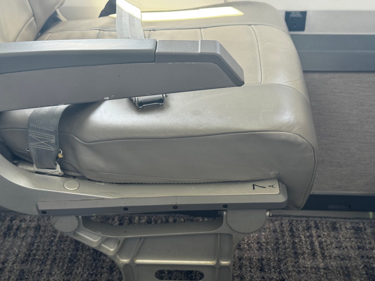 JSX E145 DAL SNA seat number