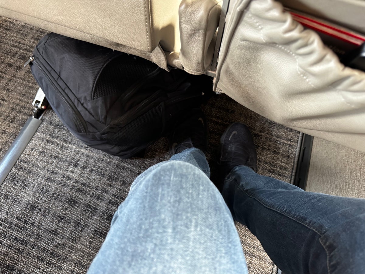 JSX E145 DAL SNA seat pitch