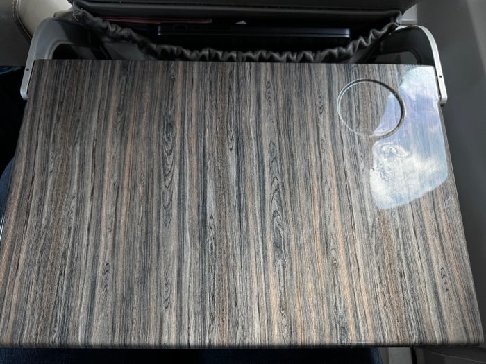 JSX E145 DAL SNA tray table