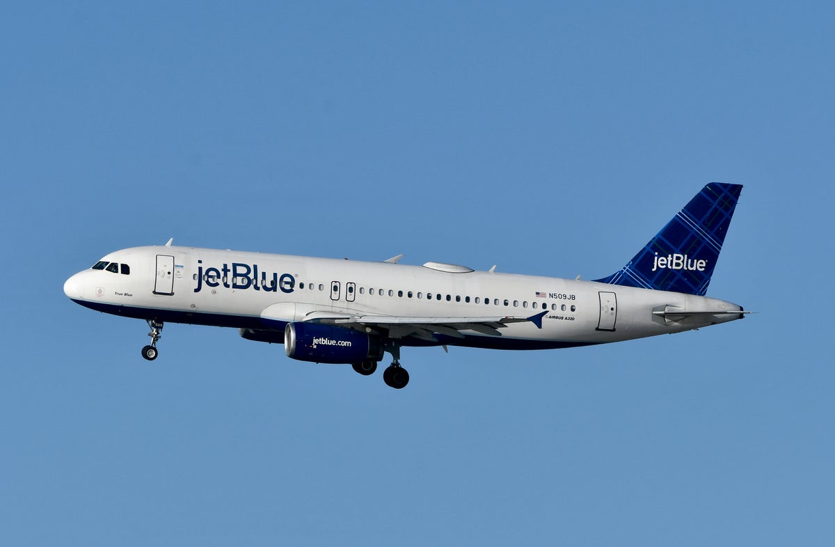 JetBlue A320 Landing